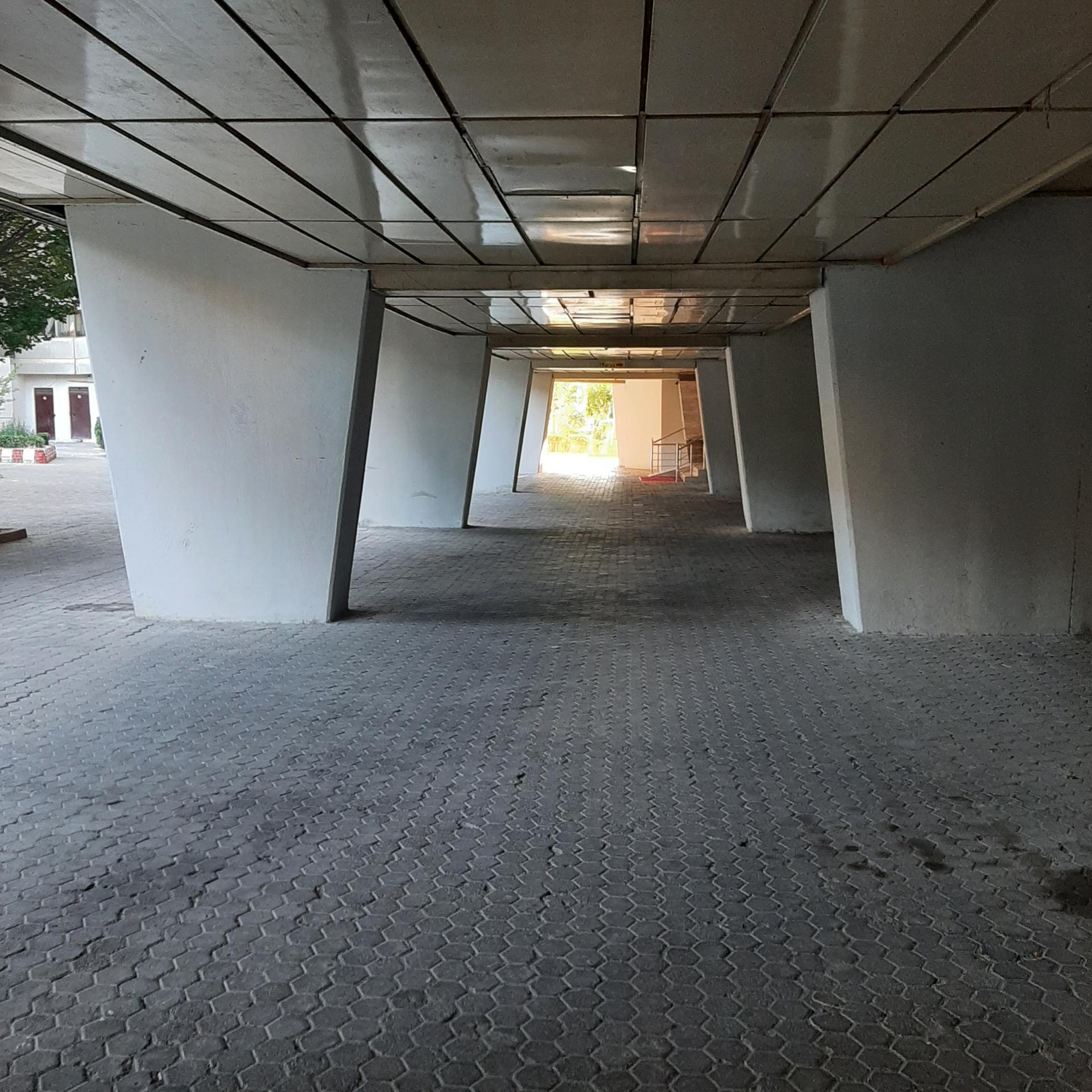 ساختمان مسکونی ریاحی