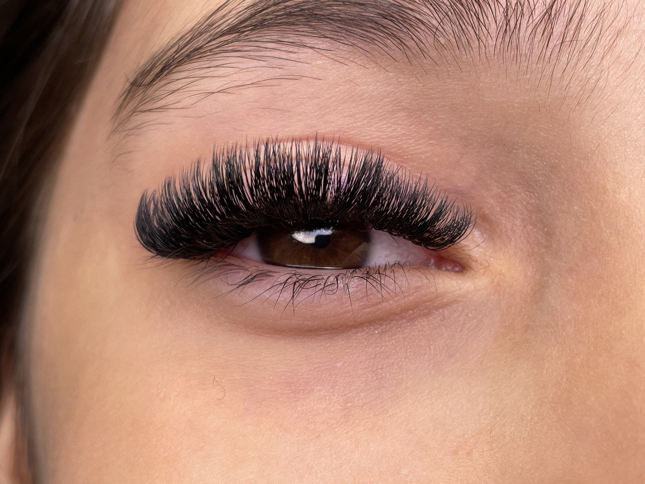 اکستنشن مژه و لیفت مژه و ابرو حدیث