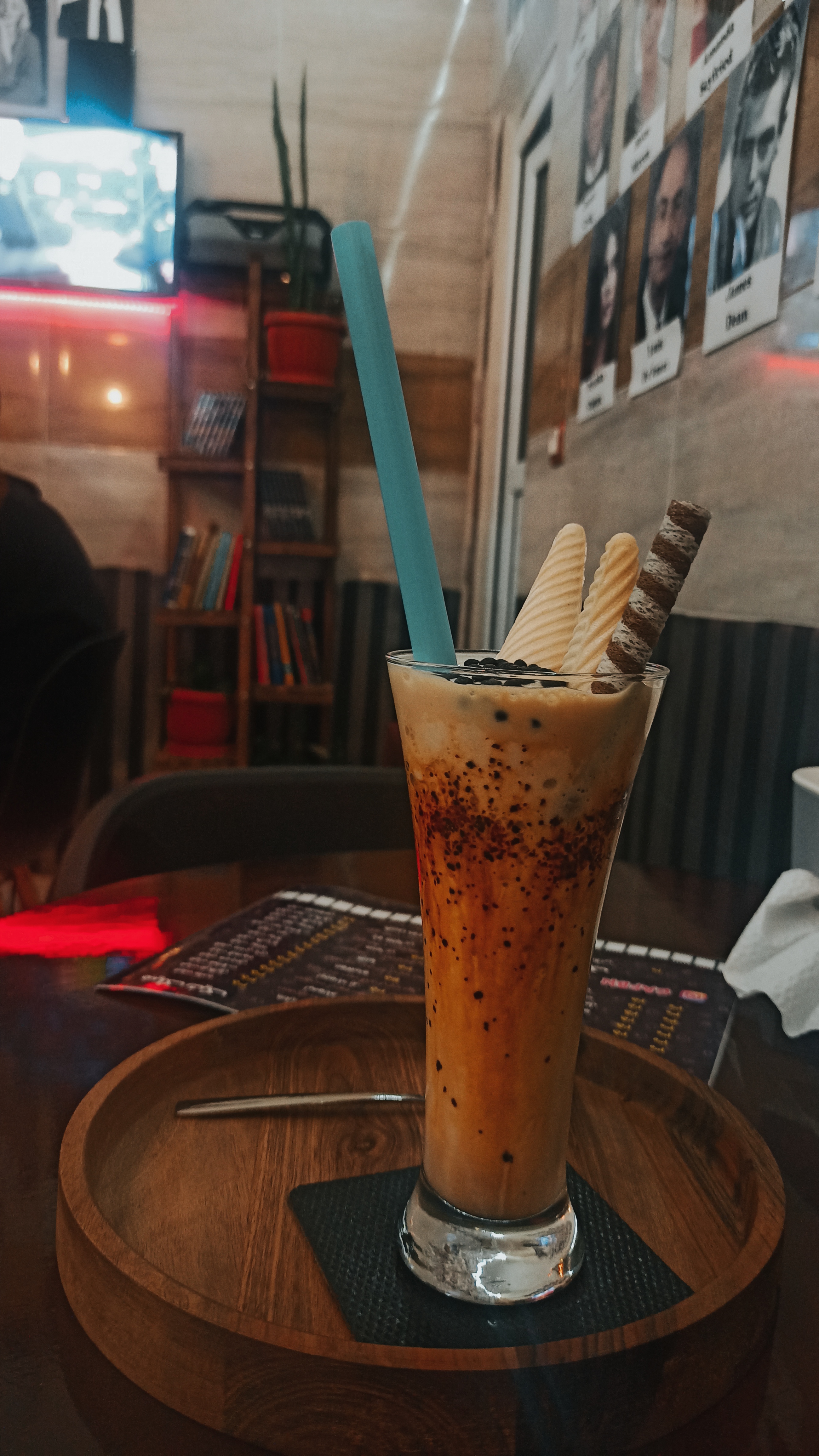 کافه بهار نارنج