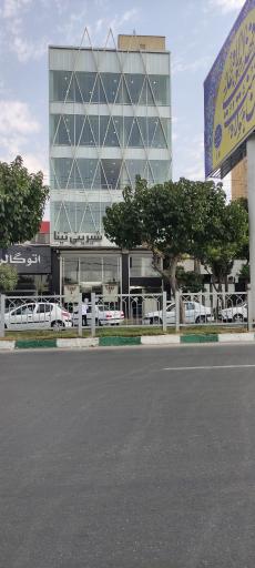 شیرینی‌فروشی تینا