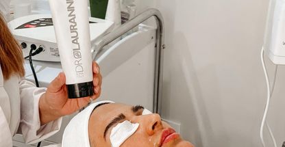 مرکز تخصصی پوست آفرینا