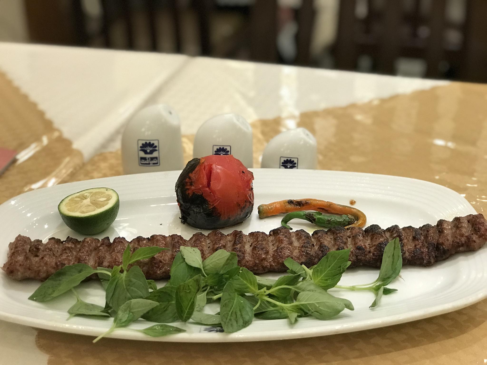 چلوکبابی ضیافت