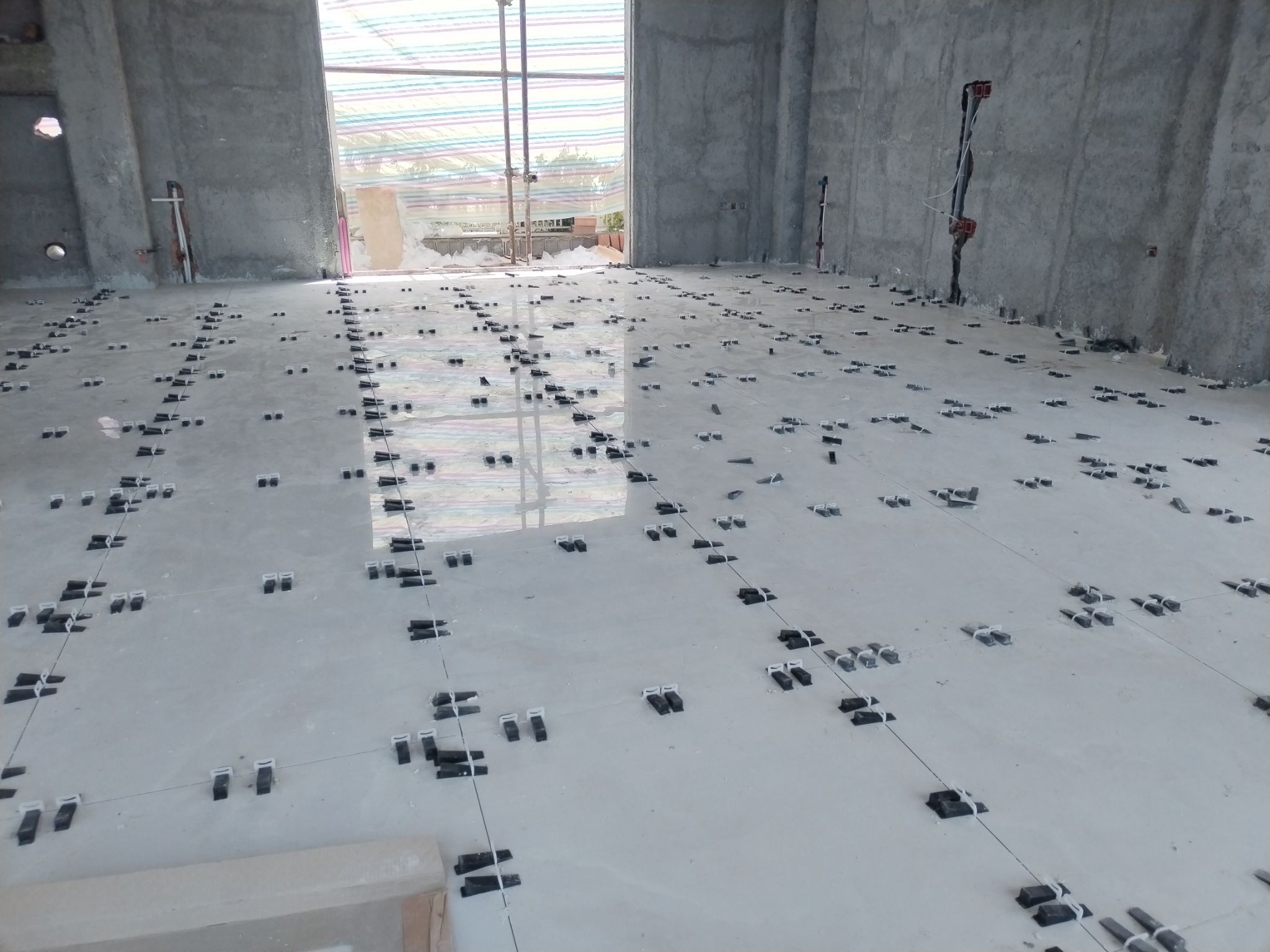 اسلک کار، نصب سرامیک و کاشی پرسلان چسبی