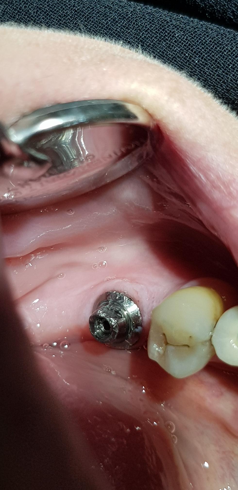 مطب دندانپزشکی دکتر روح اله میراحمدی