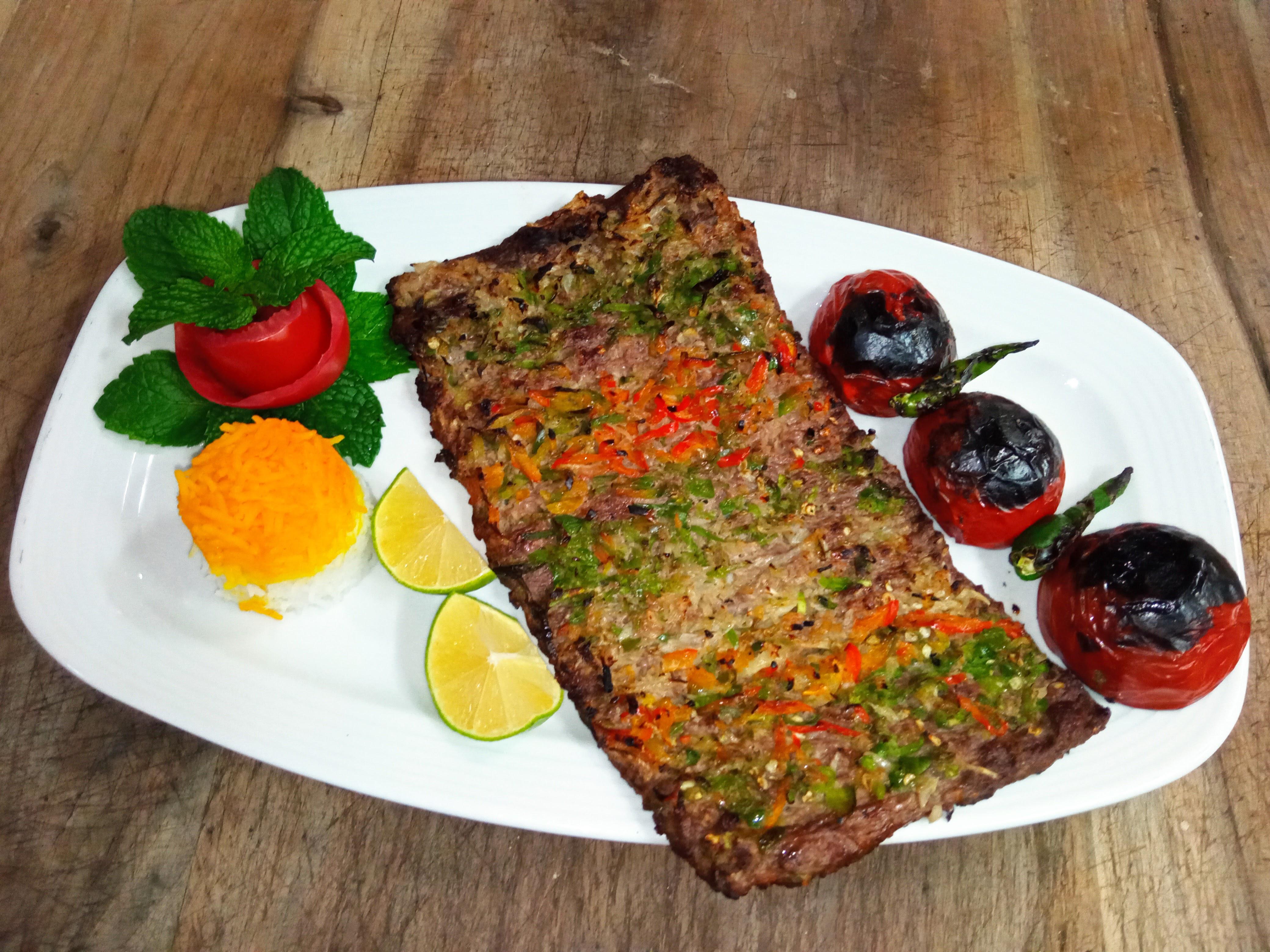 رستوران تک درخت