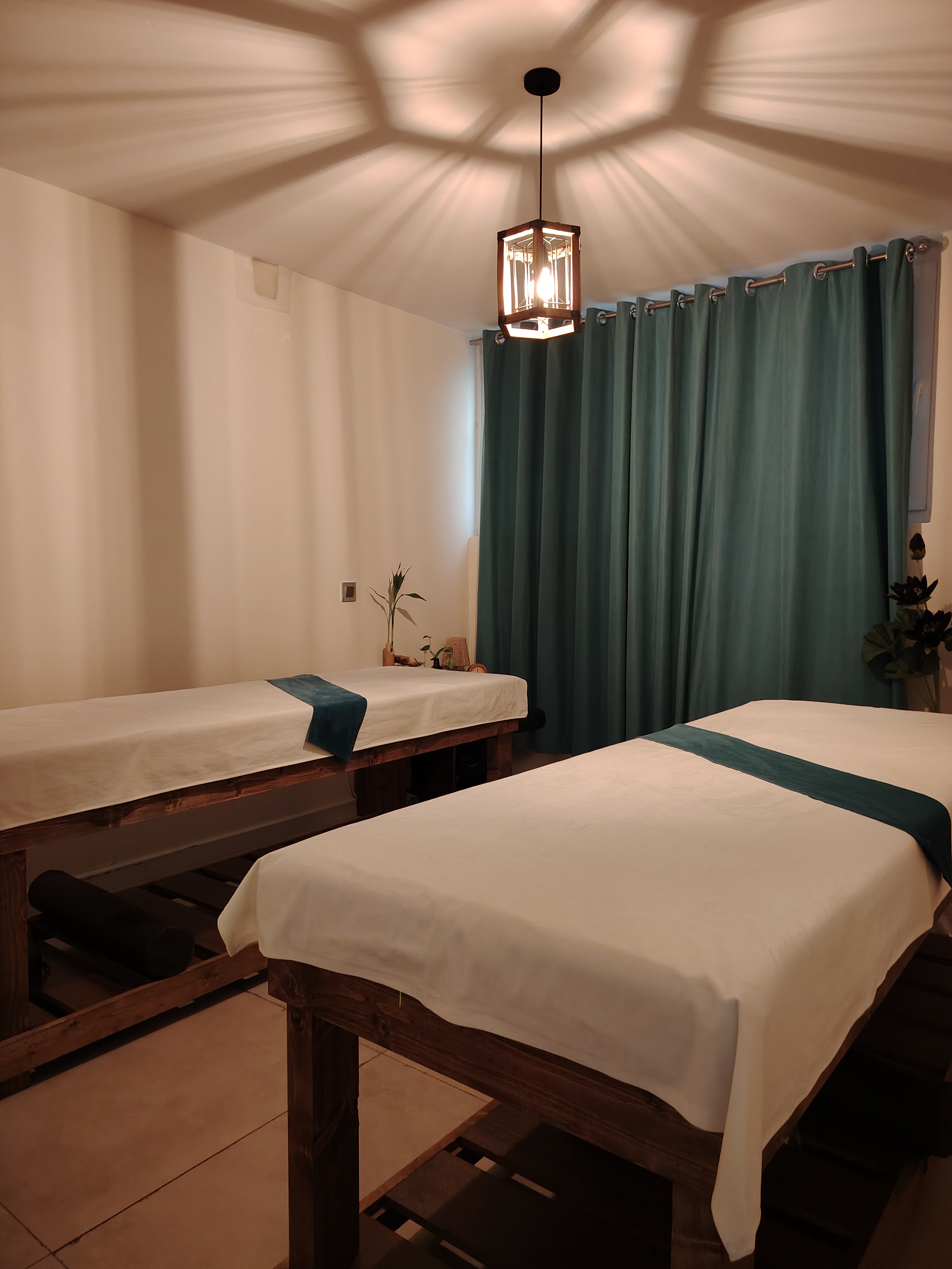 اُم ماساژ شعبه 3 (مژده - نیاوران)