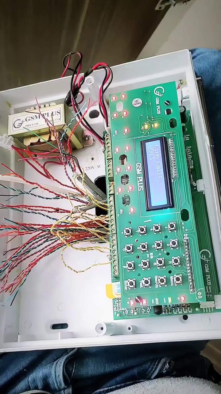 مجتبی چاوشی برقکار ساختمان صنعتی دوربین