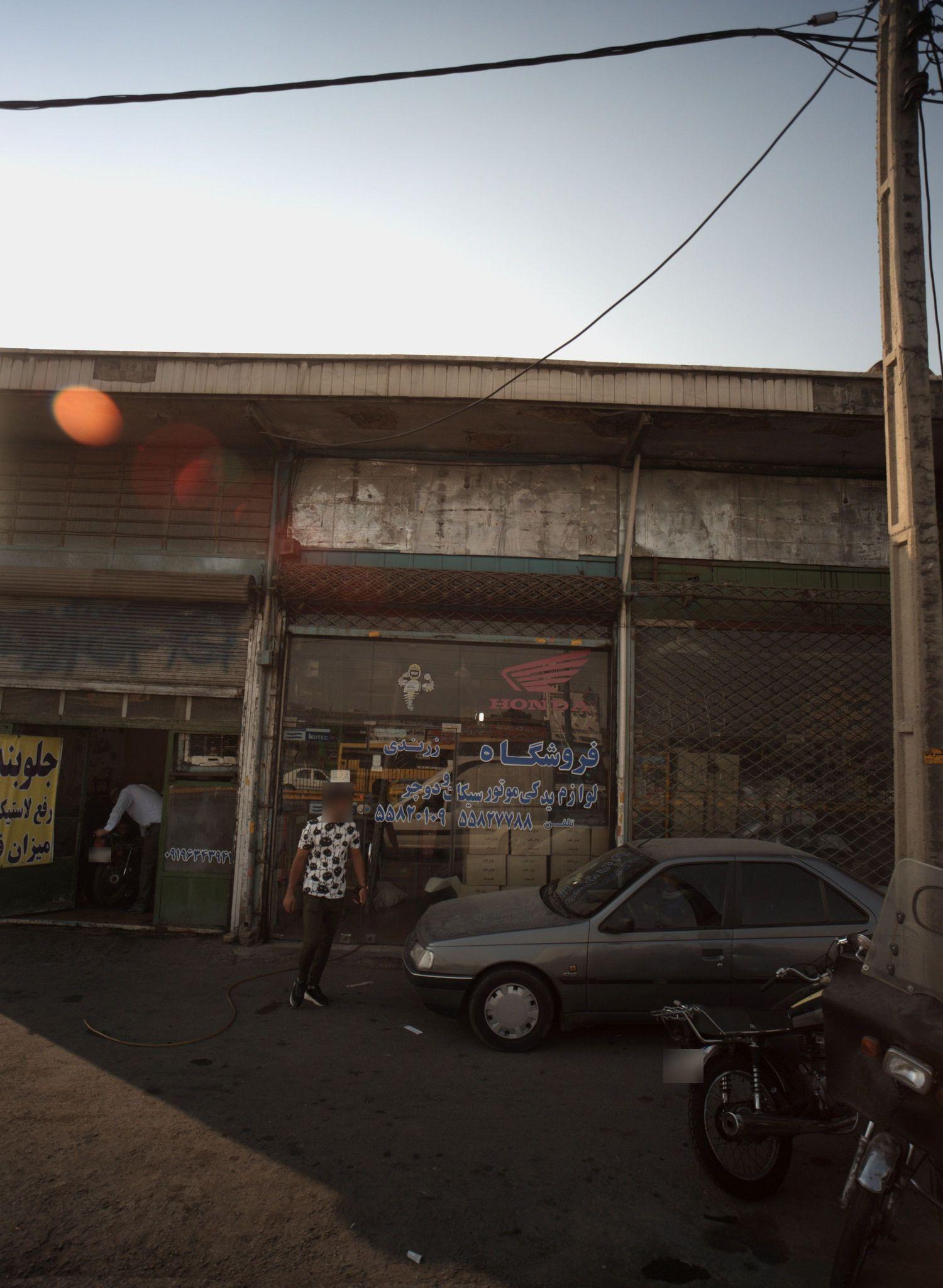 فروشگاه لوازم یدکی موتور سیکلت و دوچرخه زرندی