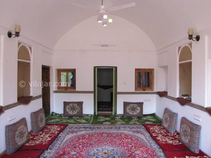 اقامتگاه بومگردی مهریزان