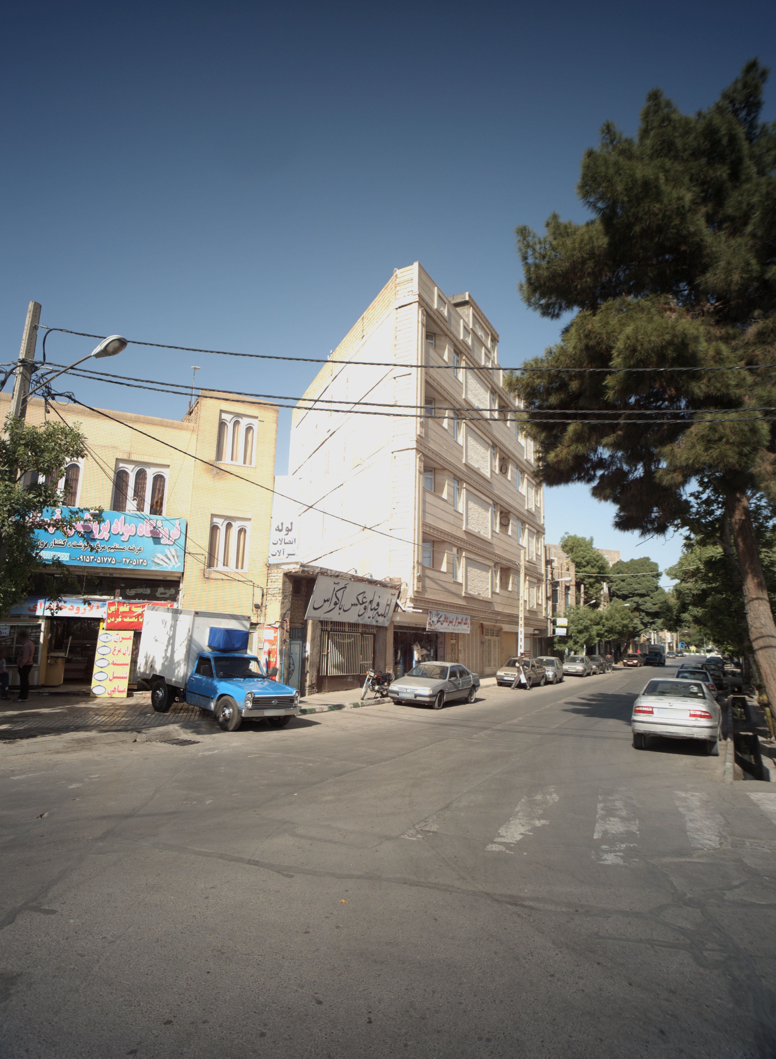 فروشگاه مواد پروتئینی قهستان