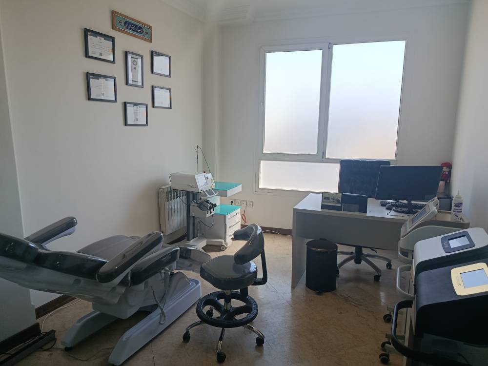 مطب پوست و مو دکتر مریم آین