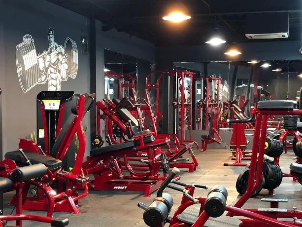 باشگاه فیت‌لند (Fit Land)