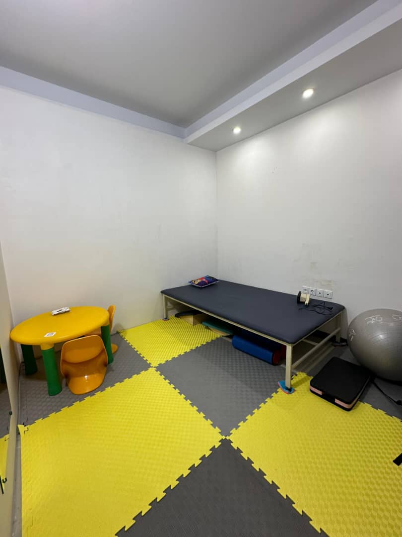 کلینیک کاردرمانی و گفتار درمانی هیرو