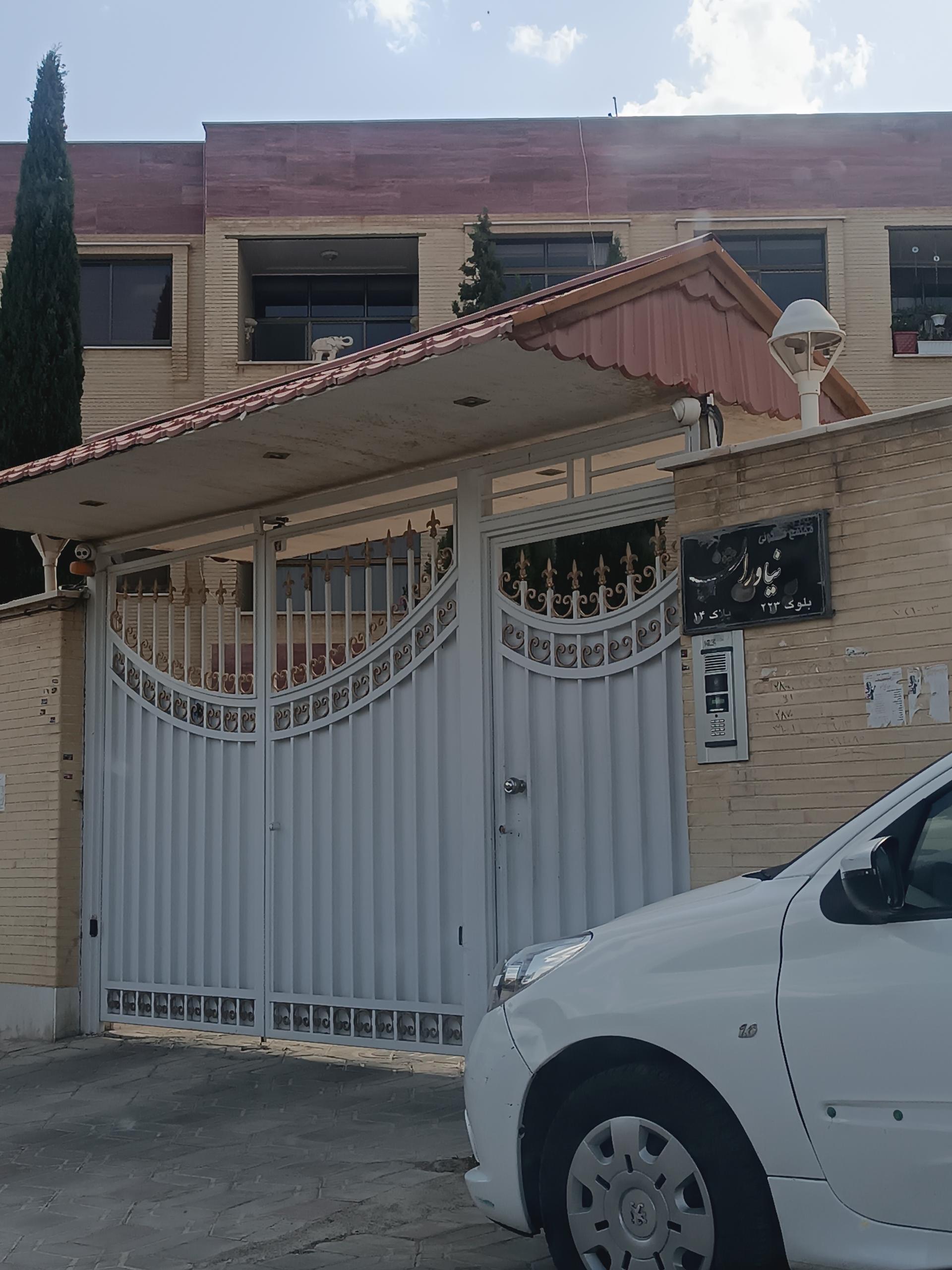 مجتمع مسکونی هشت بهشت
