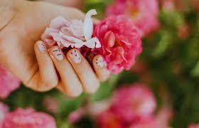 آرایشگاه کاشت ناخن عسل مسل