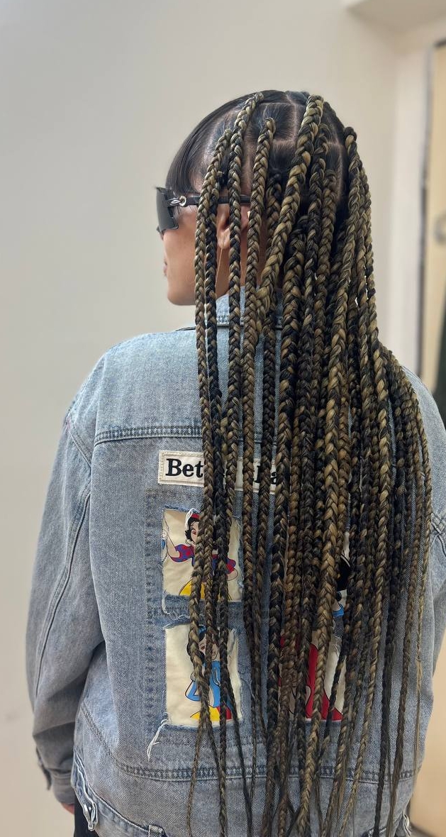 خدمات وآموزش تخصصی بافت مو پرند