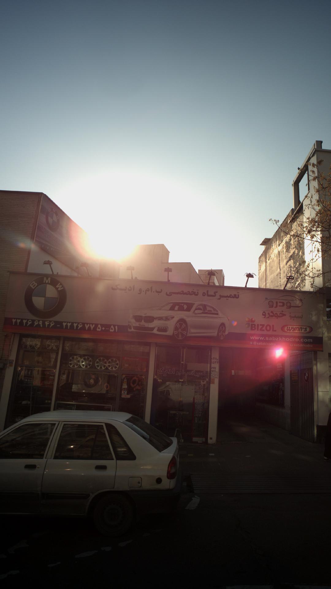 تعمیرگاه اتومبیل سبز خودرو