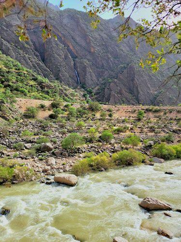 Darreh Eshgh waterfall