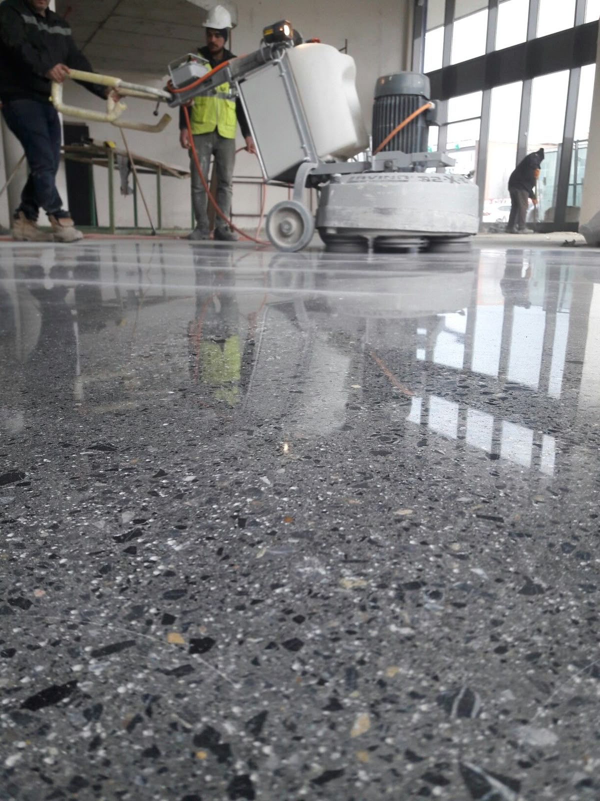 تولید-اجرای کفپوش بتن رنگی دکوراتیو امین