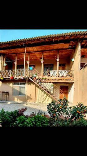 اقامتگاه بومگردی کارن