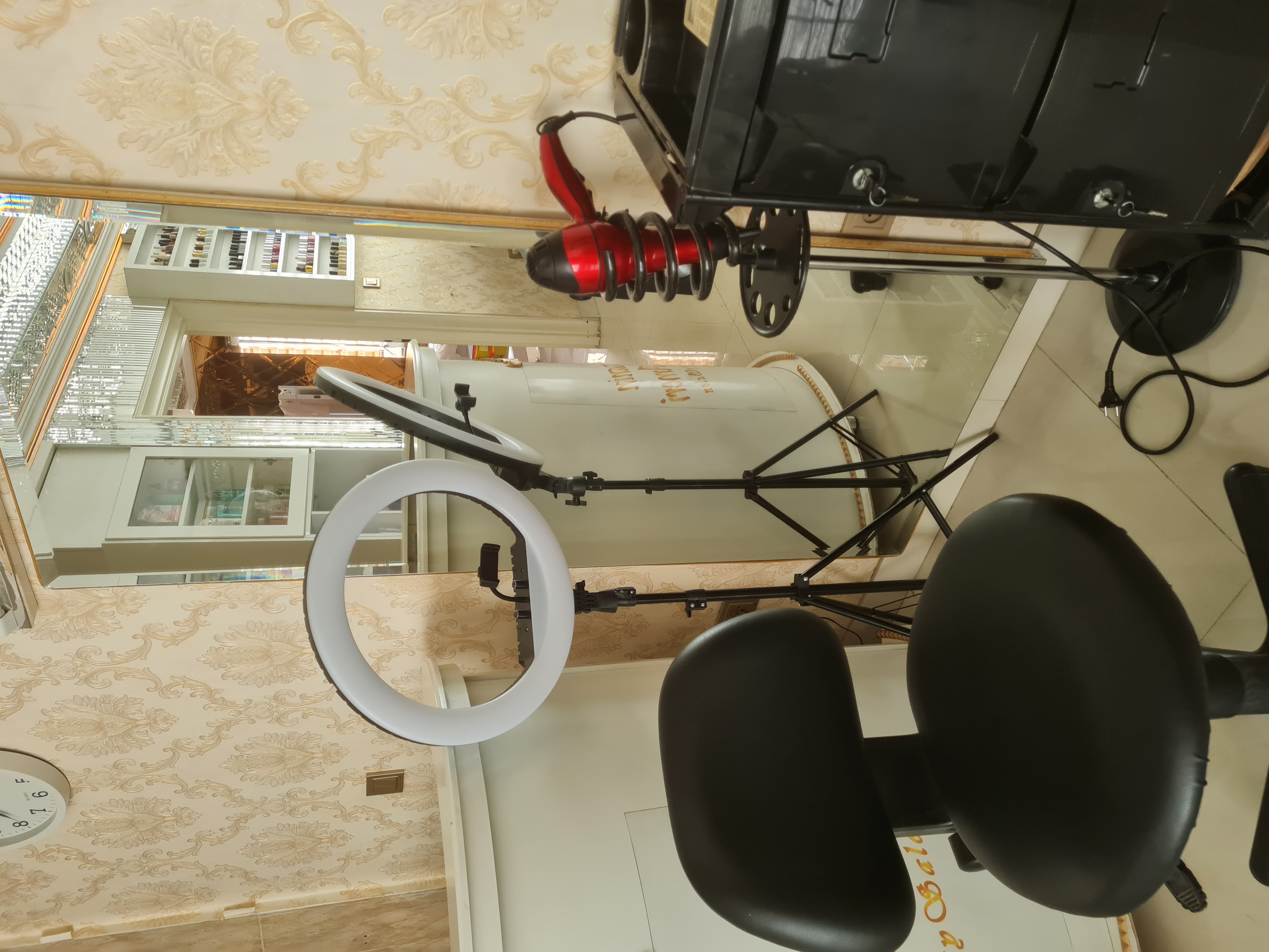 سالن نازنین عامری مرزداران