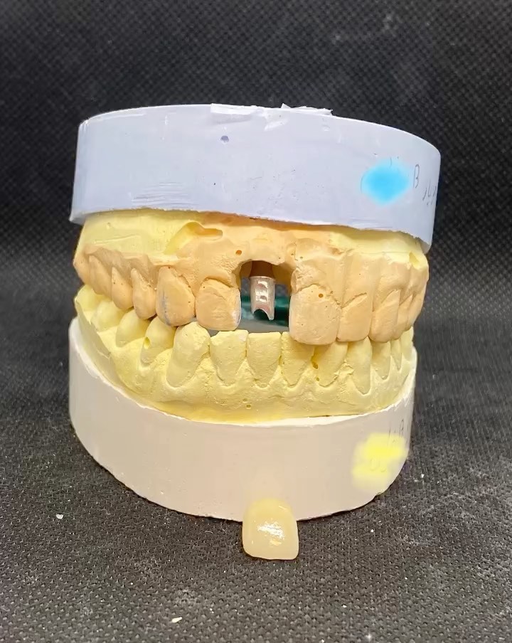 کلینیک دندانپزشکی دکتر فریار