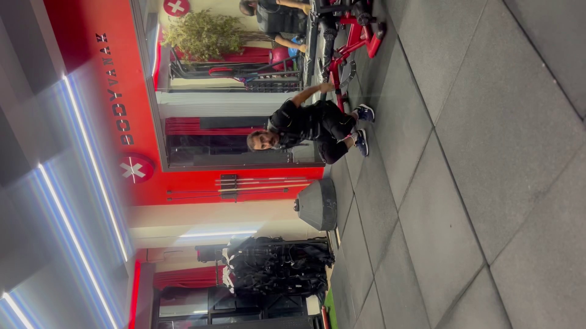 ایکس  بادی ونک