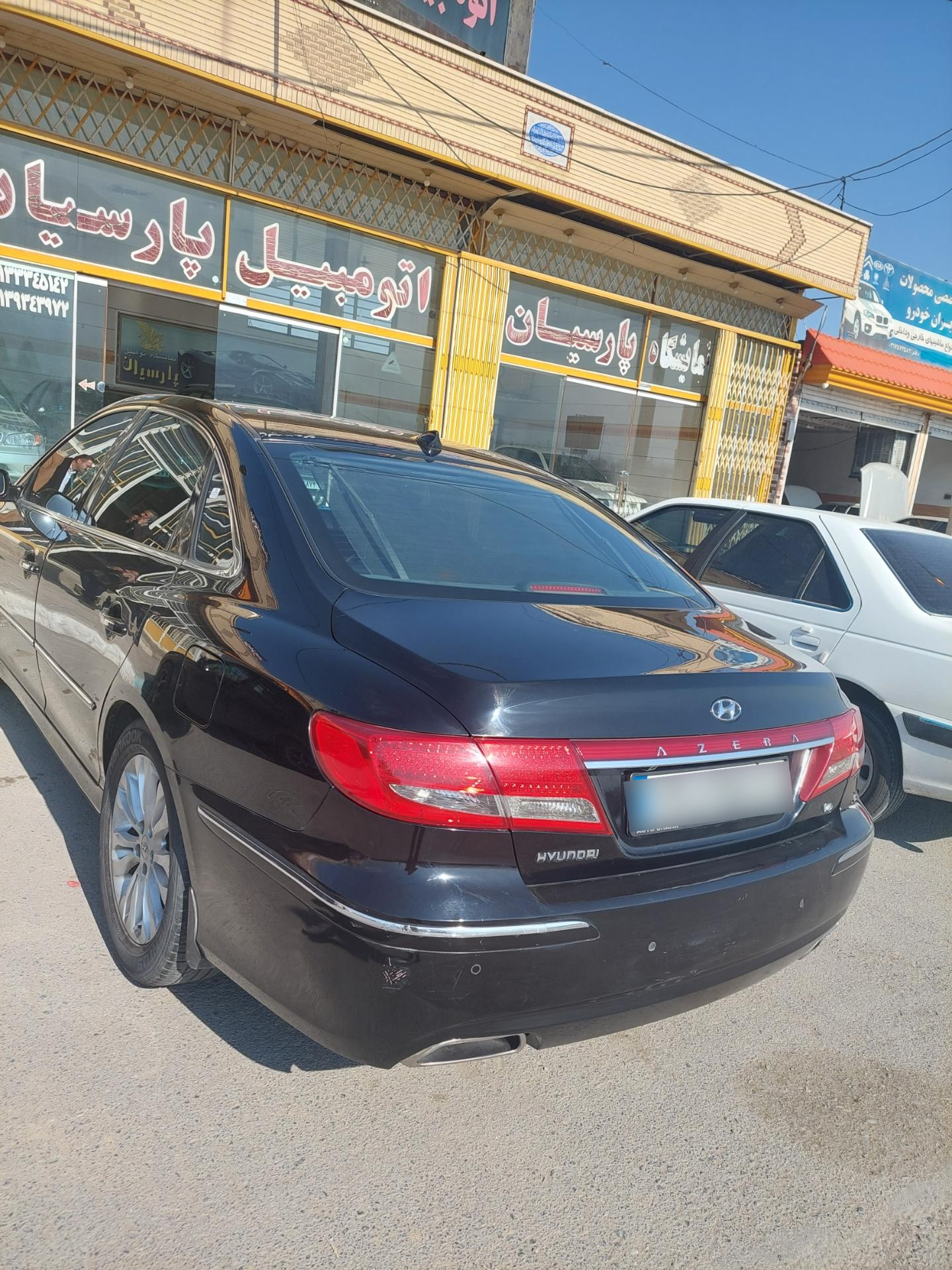 نمایشگاه اتومبیل پارسیان