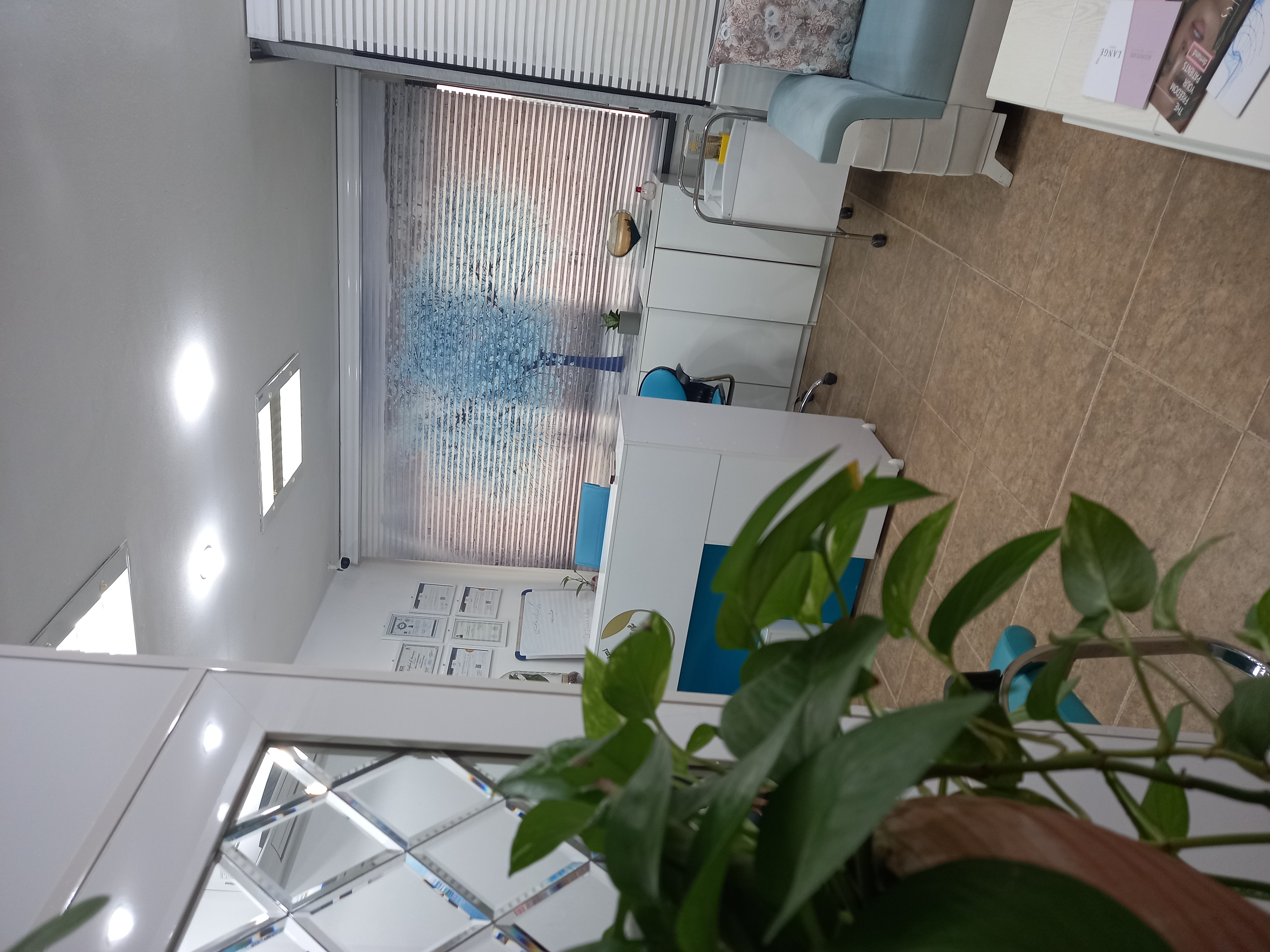 کلینیک پوست دکتر ژاله رحیمی کشکولی