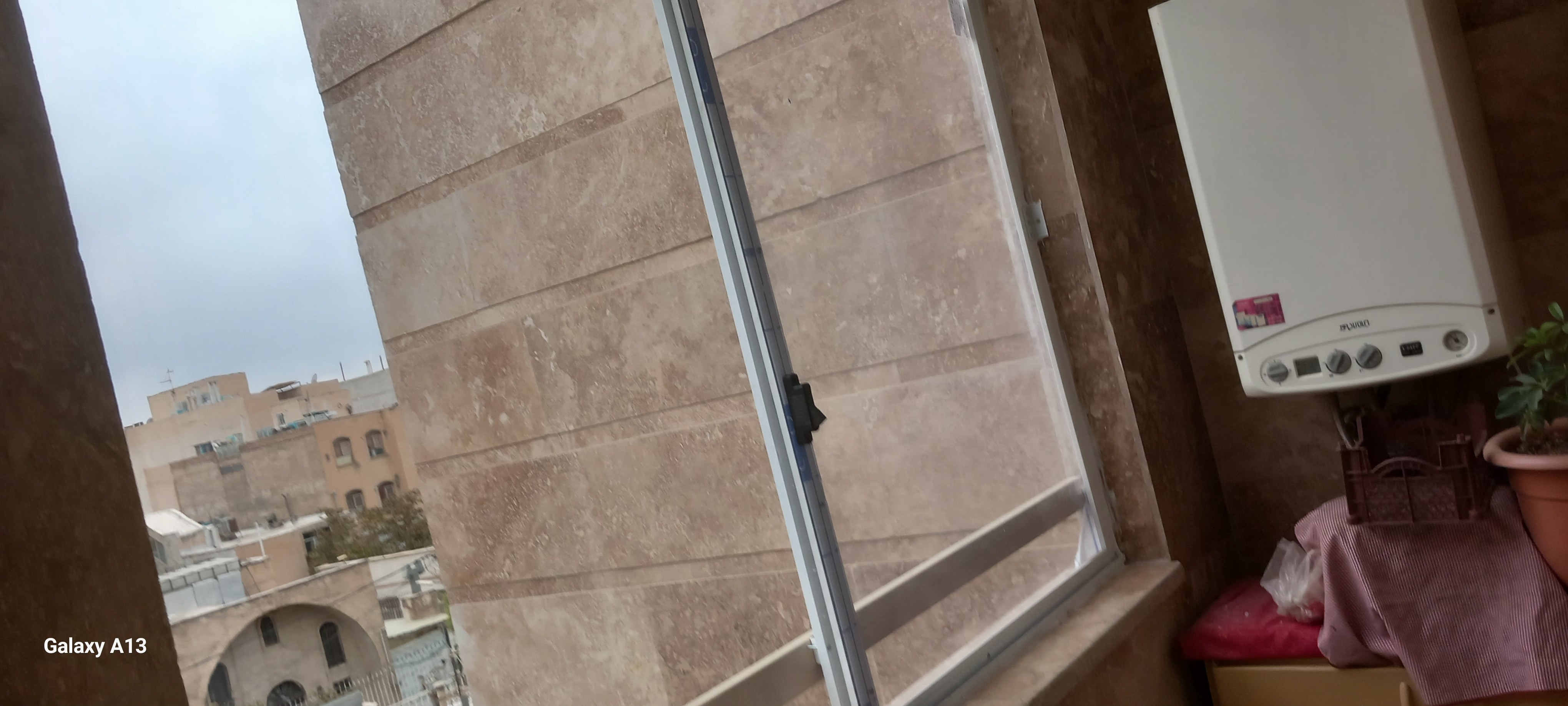 درب و پنجره توری کاج