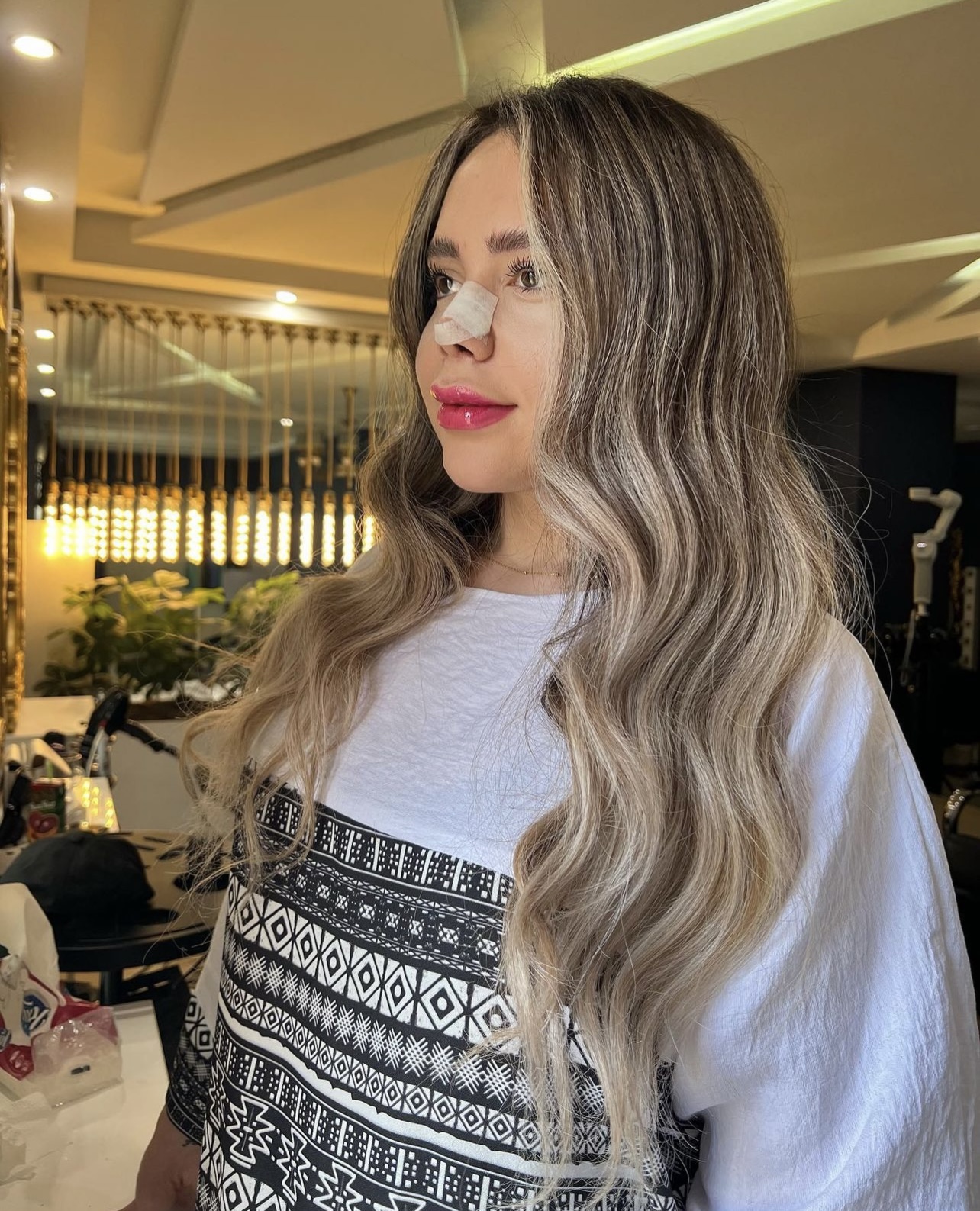 خدمات تخصصی رنگ و‌مش و کراتین زهرا معظمی