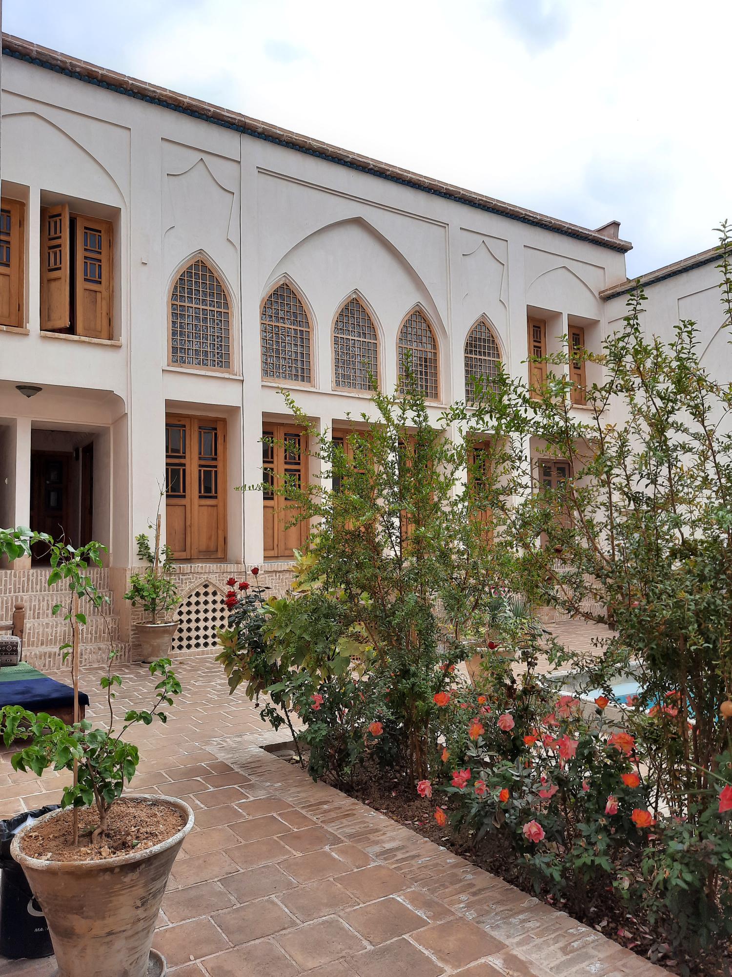 سرای سنتی دیبا