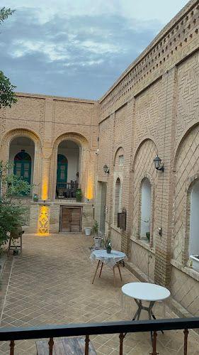 Emarat Pedari Traditional Hotel