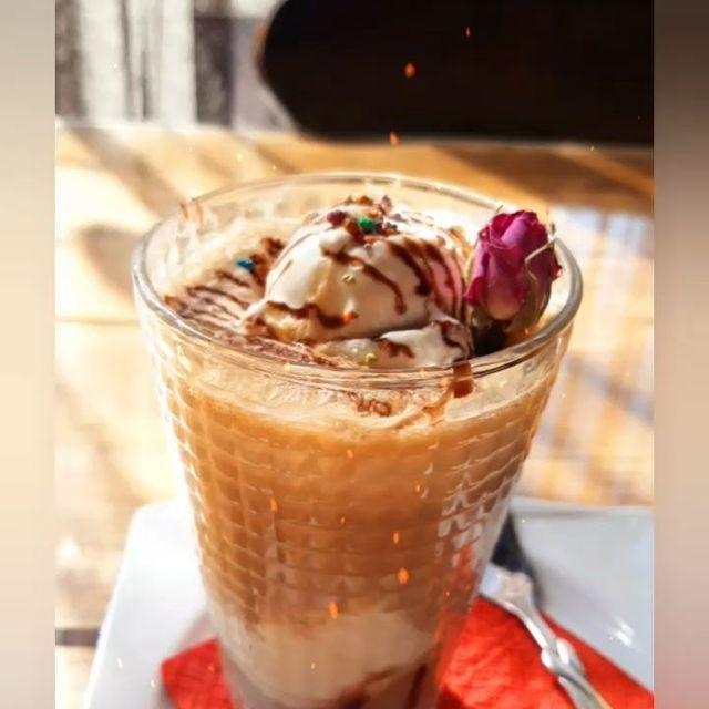 کافی شاپ تلفیق هنر