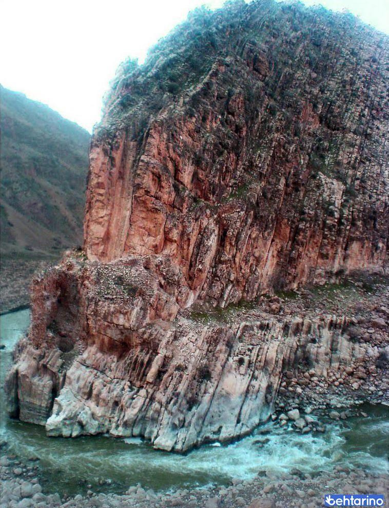 دژ زلال انگیز