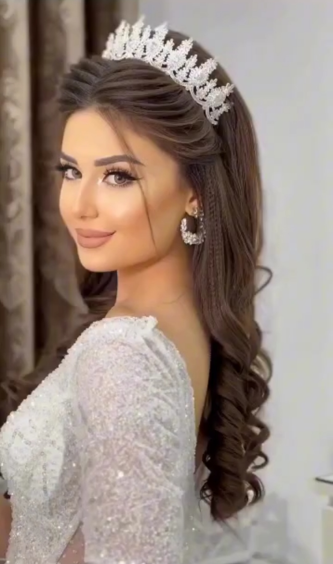 انواع رنگ موی حرفه ای و میکاپ عروس کمالی
