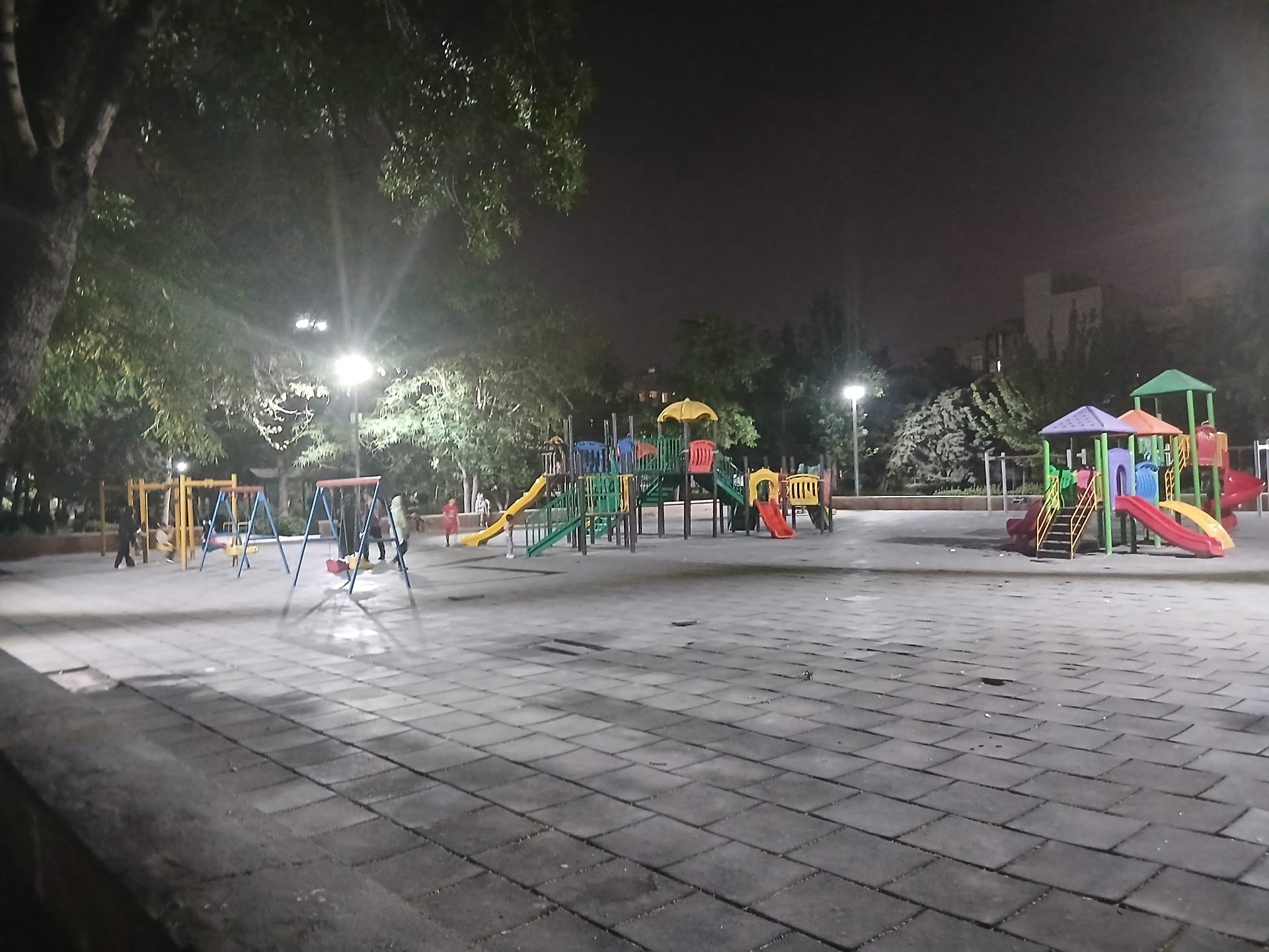 زمین بازی کودکان
