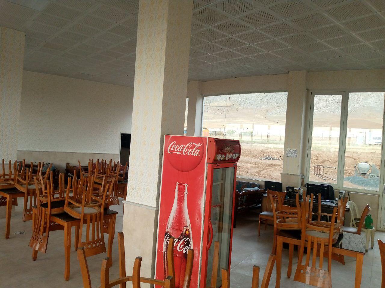 رستوران مومنه