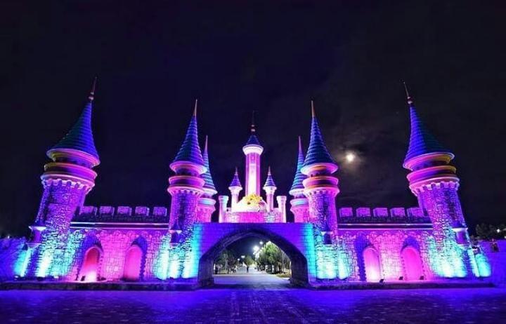 مجتمع تفریحی توریستی چی چست