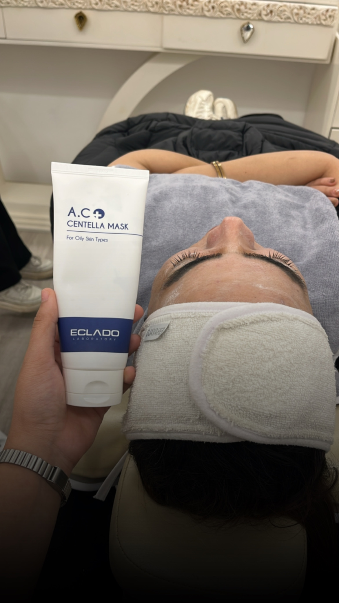 پاکسازی و فیشال پوست فاطمه قاسمی