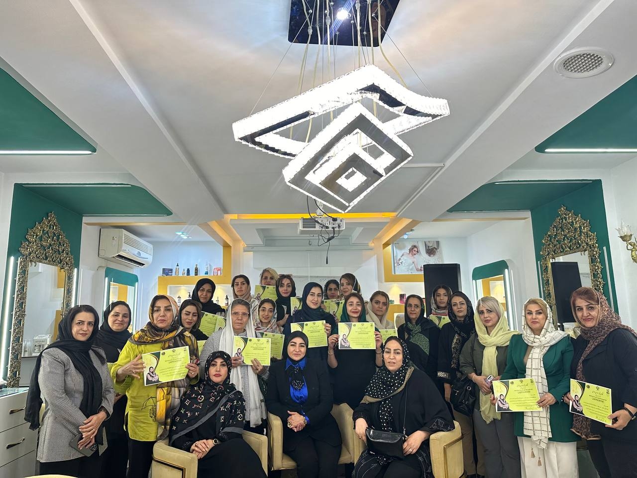 هلدینگ تخصصی مدرسه بیوتی لوژی بانو نوعی