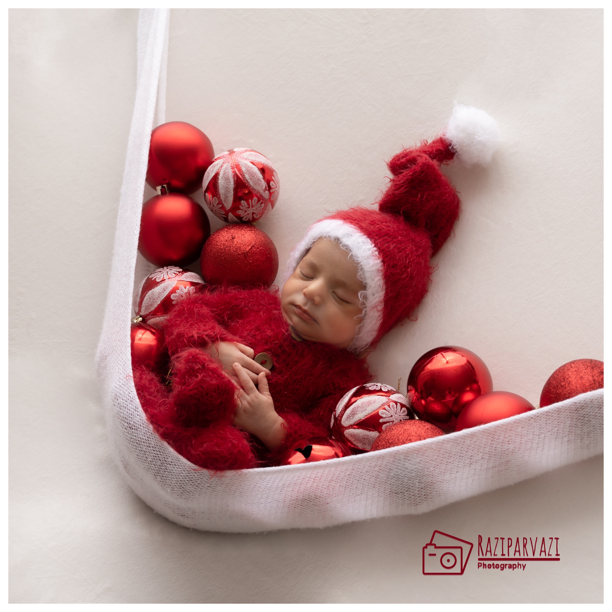 عکاسی نوزاد در منزل پروازی