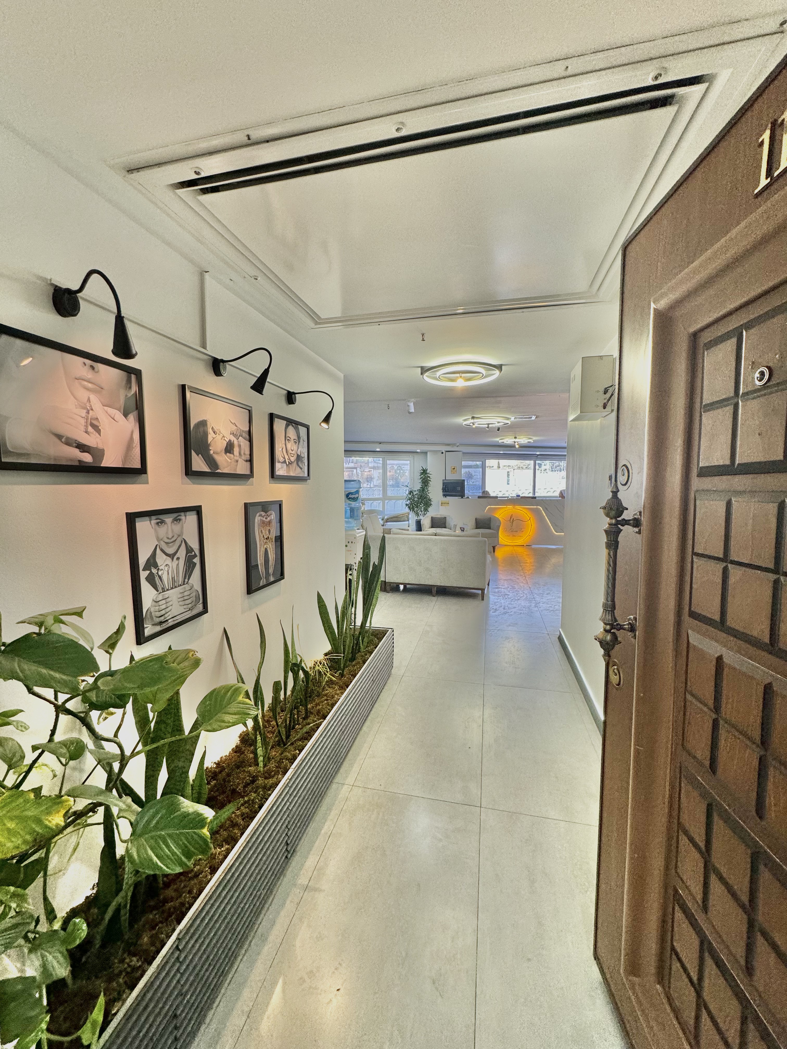 کلینیک زیبایی گلوریا