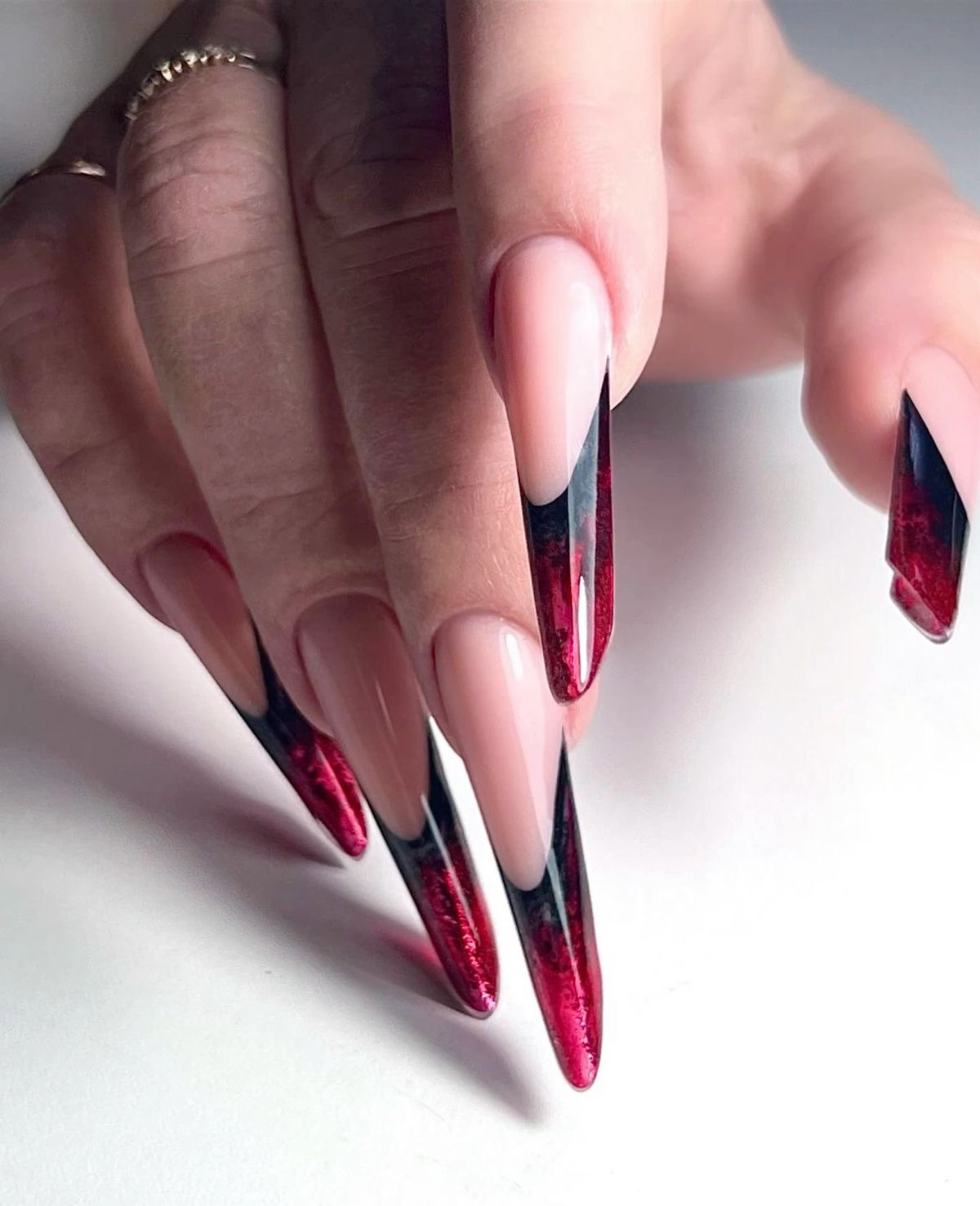 سالن تخصصی ناخن و زیبایی یلدیز