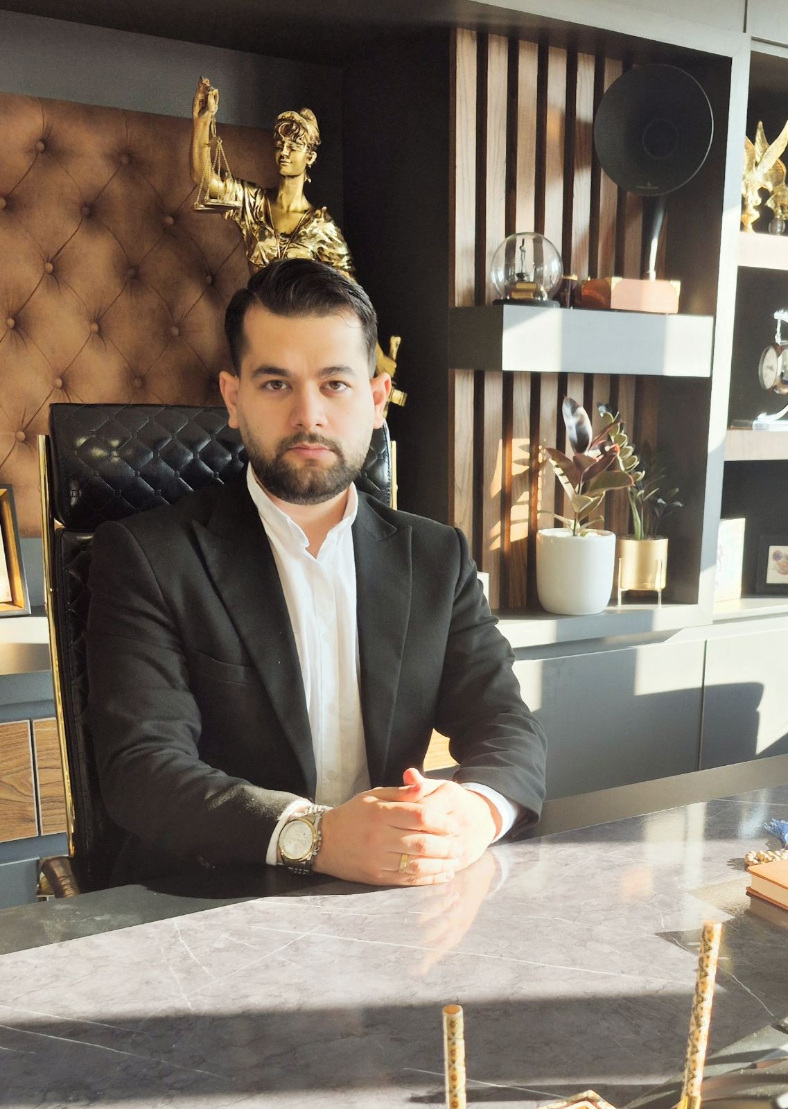 وکیل دادگستری