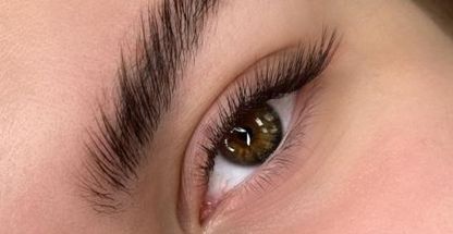 خدمات تخصصی اکستنشن مژه و لیفت