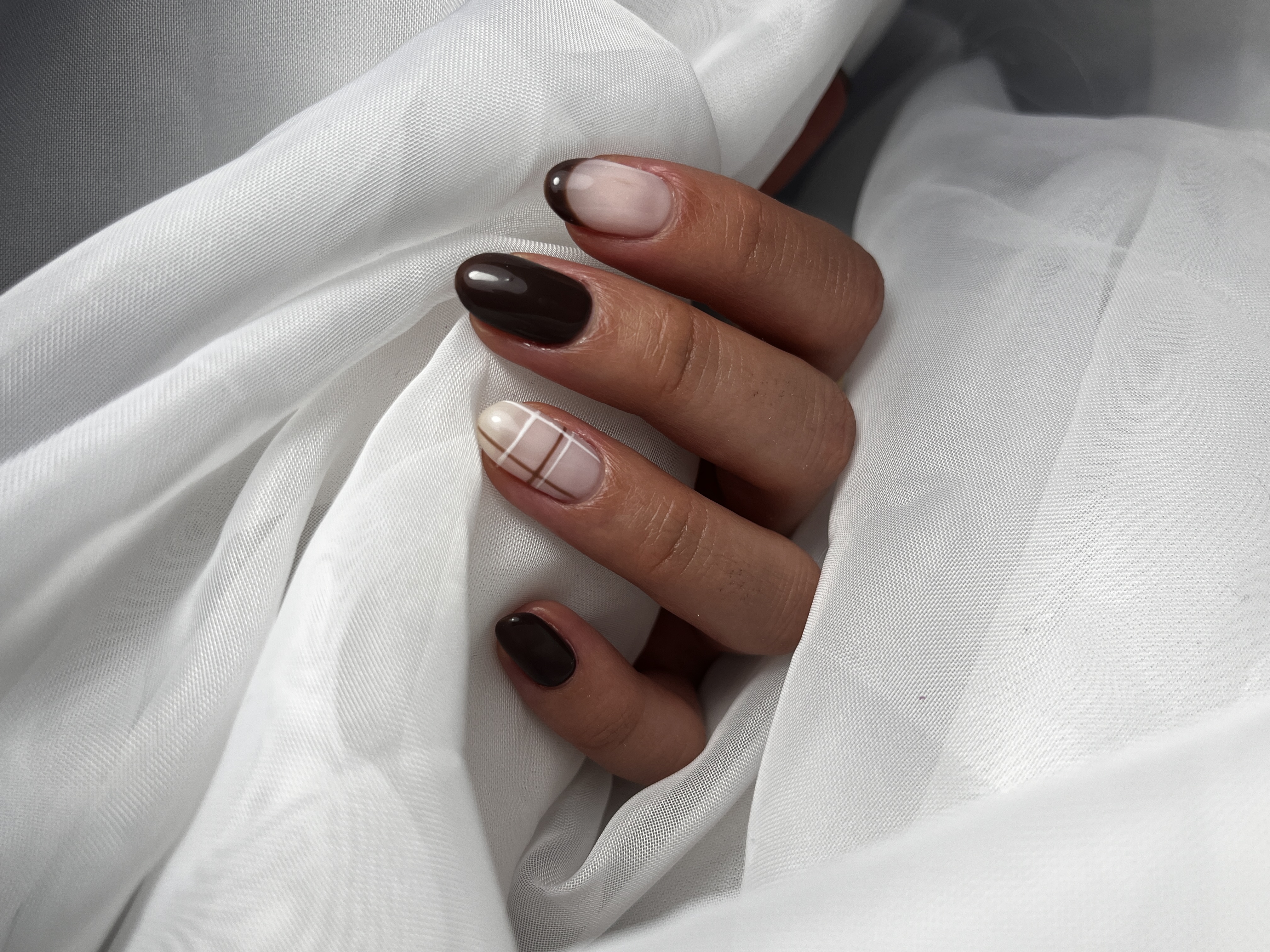 خدمات تخصصی ناخن به سبک روس سحر درمنی