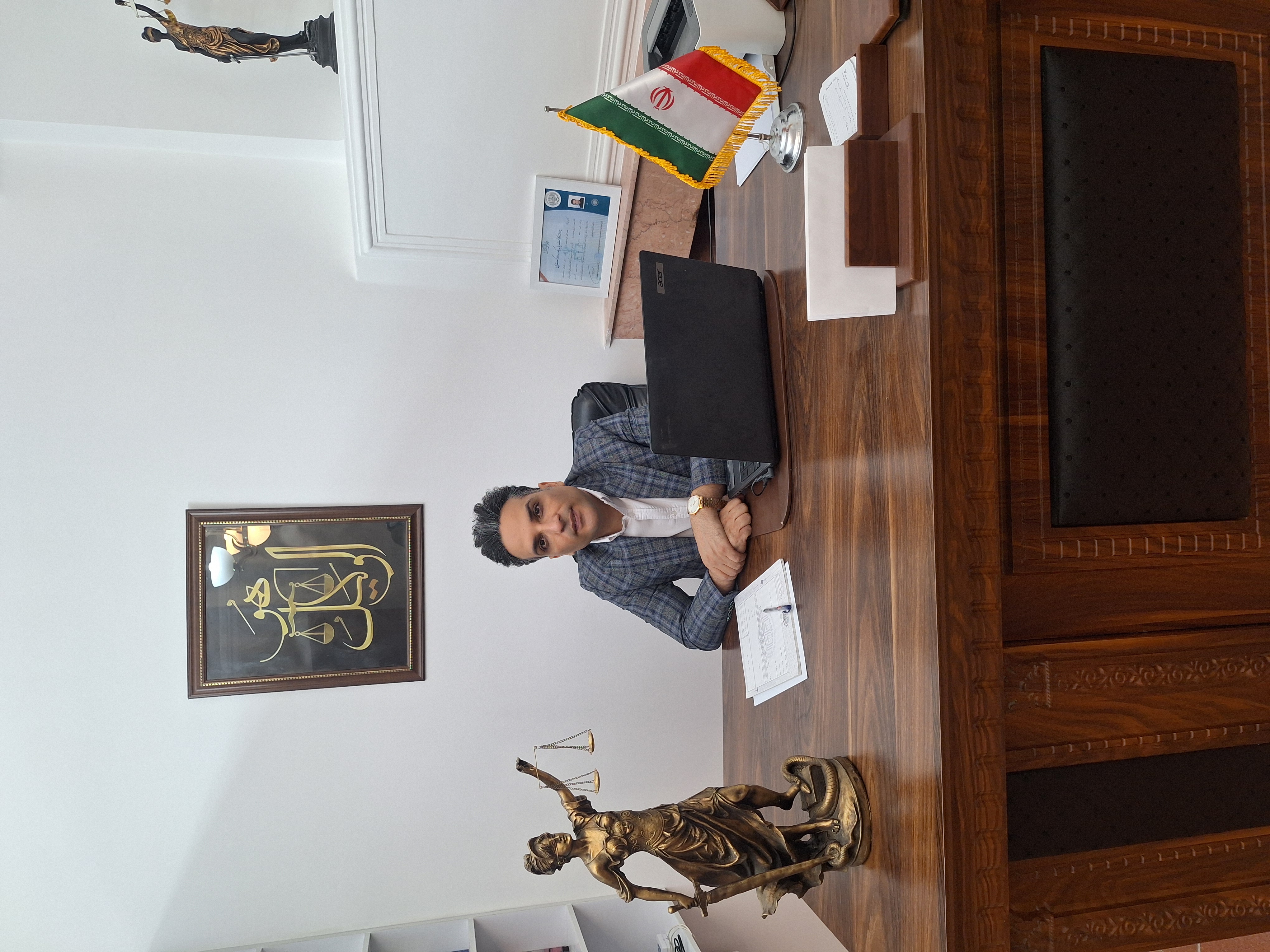 وکیل پایه یک دکتر  علیرضا پاینده کیا