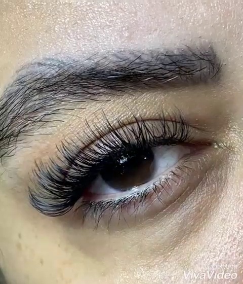 خدمات تخصصی مژه و ابرو گیلوری