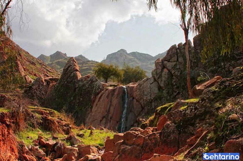 پارک جنگلی و آبشار شقایق